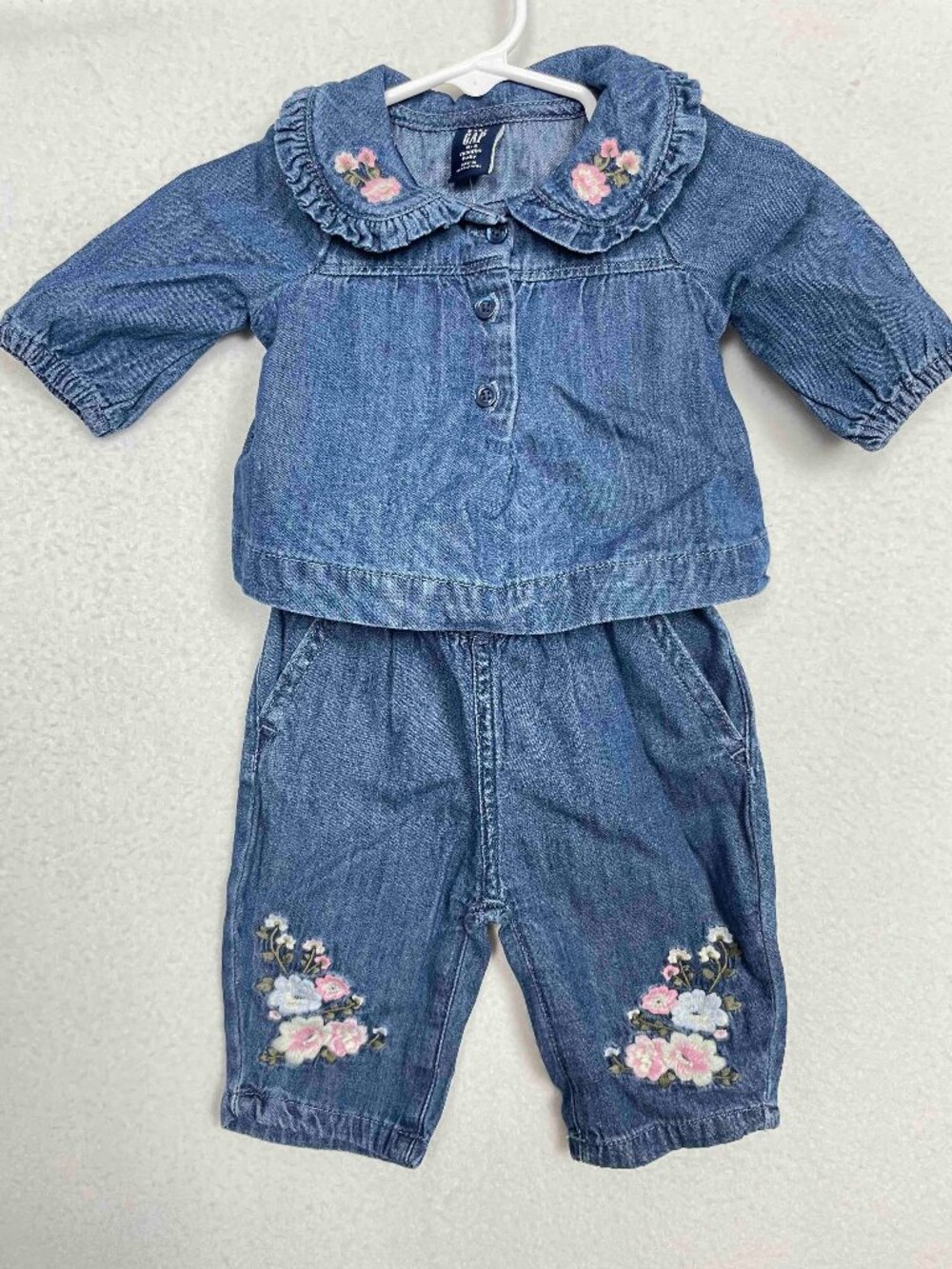 Gap NWT Baby Floral Long Sleeve Denim Outfit Set Infant Size 0-3 Months